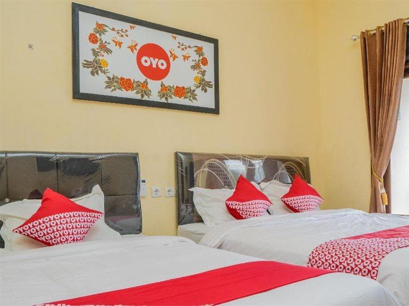 Oyo 643 Al Thalib 8 Syariah Malang
