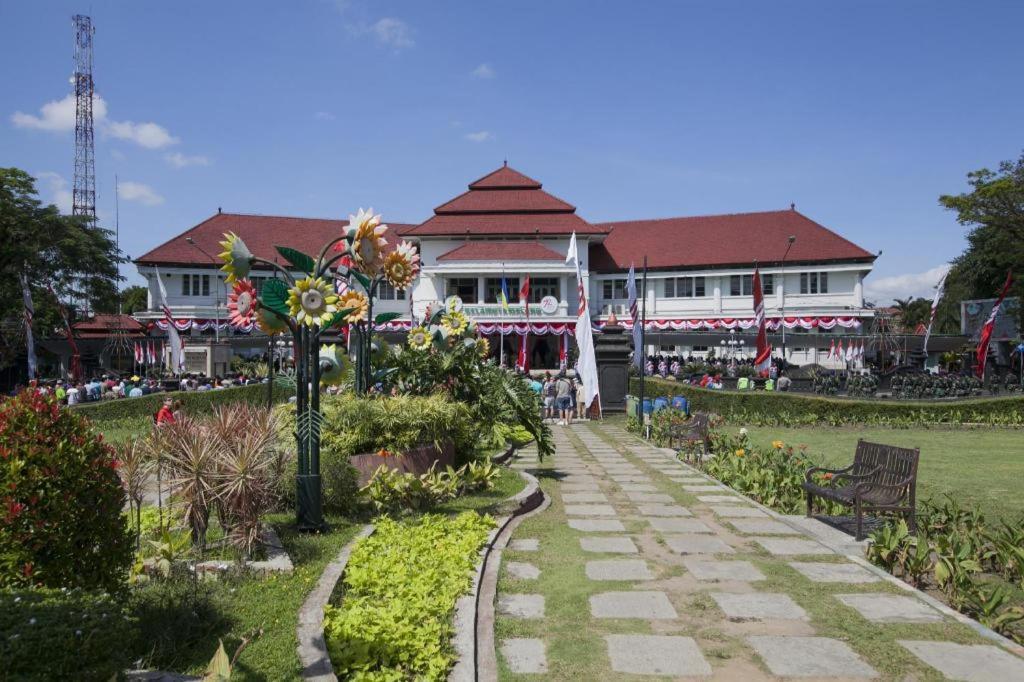Hotel Oyo 643 Al Thalib 8 Syariah Malang