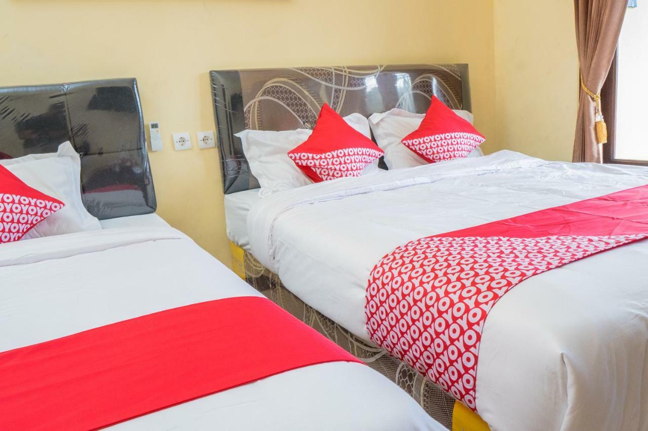 Oyo 643 Al Thalib 8 Syariah Hotel Malang