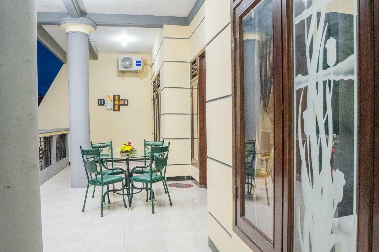 Oyo 643 Al Thalib 8 Syariah Hotel Malang